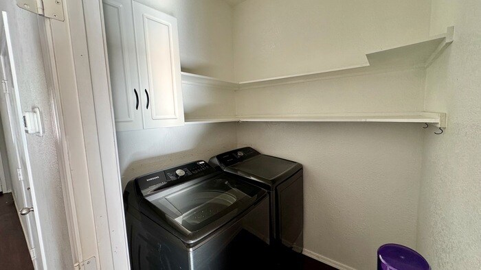 Building Photo - 1221 E Chambers St