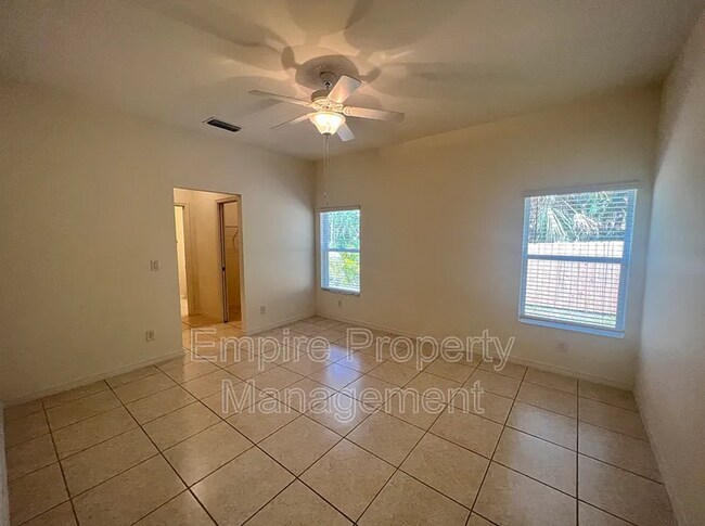 Building Photo - Charming 3 Bed 2 Bath with Screened Lanai in North Port