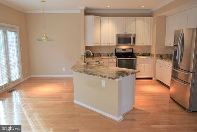Building Photo - 8933 Royal Astor Way