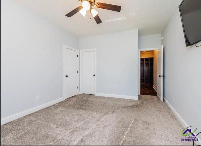 Building Photo - 111 S Carmenville Dr