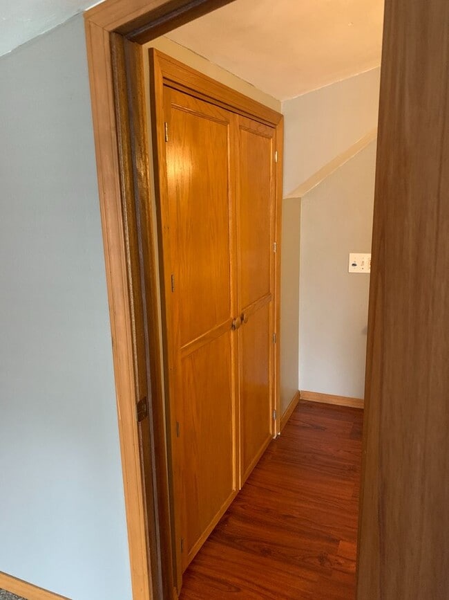 Building Photo - Charming house on 2 beautiful corner lots!