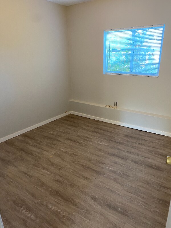 Building Photo - 349 Gahart Dr