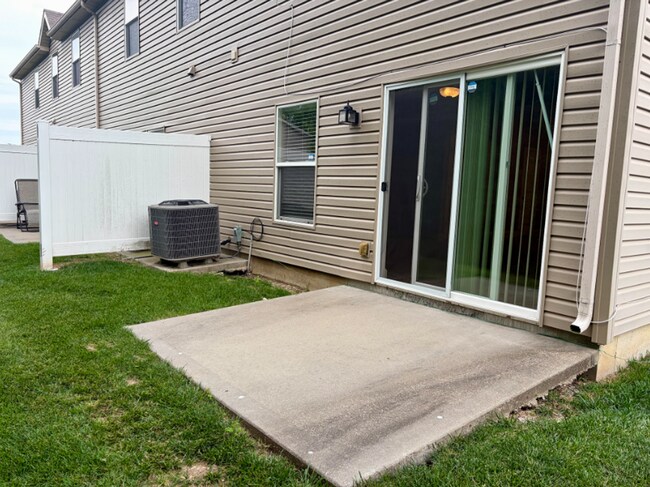 Building Photo - Northland Living at Its Best | 3 Bed • 2 Bath • 1,500 Sq Ft