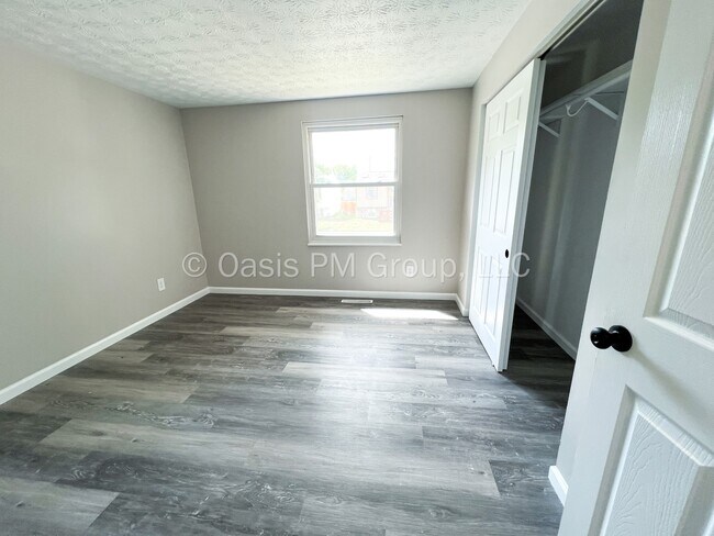 Building Photo - 912 Tellega Ave