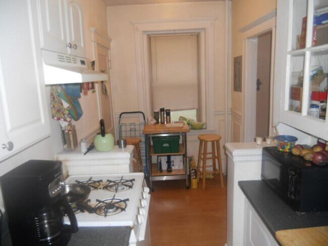 Building Photo - HOT ALLSTON LISTING!!!!