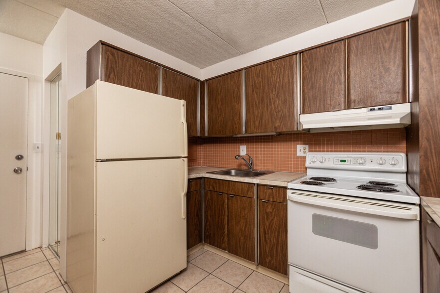 Building Photo - 200 Swanton St