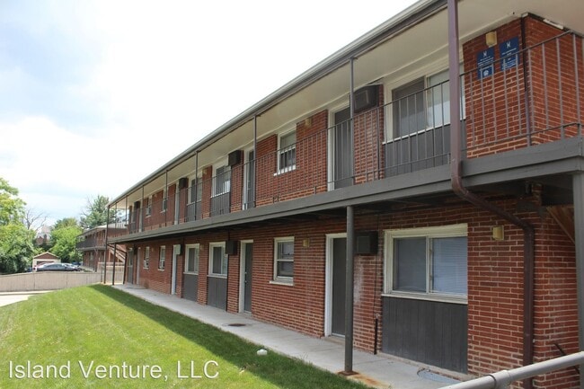 Building Photo - 2251 Burr Oak Ave