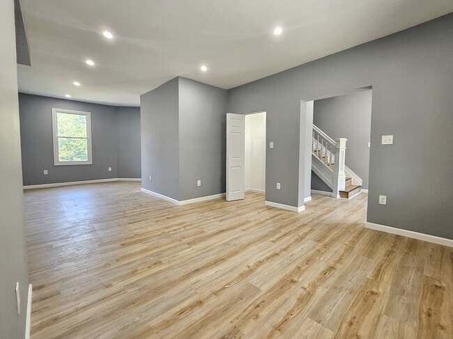 Building Photo - 539 Marie Ave