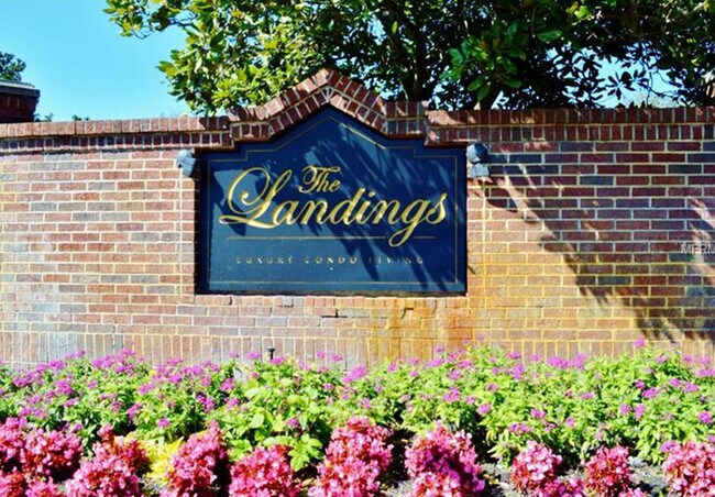 Building Photo - HALF OFF 1ST MONTHS RENT! The Landings 3rd...