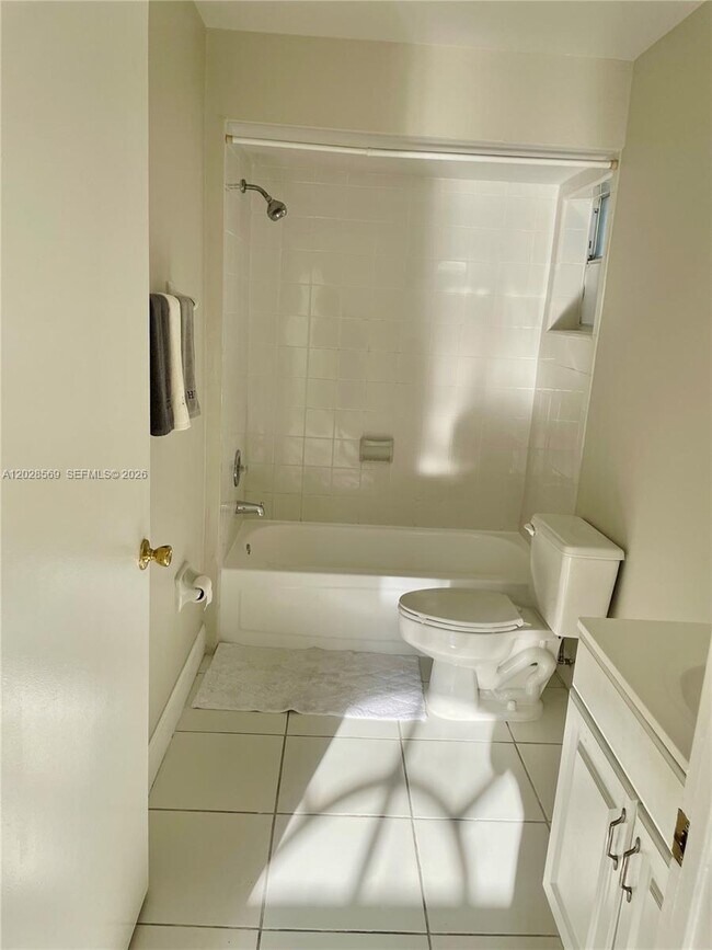 Building Photo - 11050 SW 152nd Ct