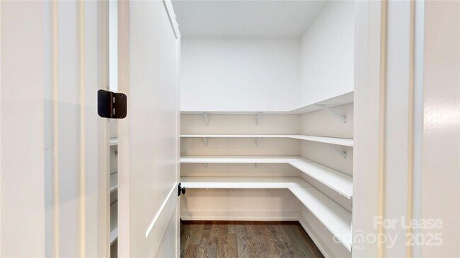 Building Photo - 4019 Plaza Row Ct