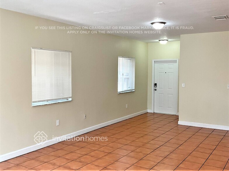 Building Photo - 4102 NE 25th Ct