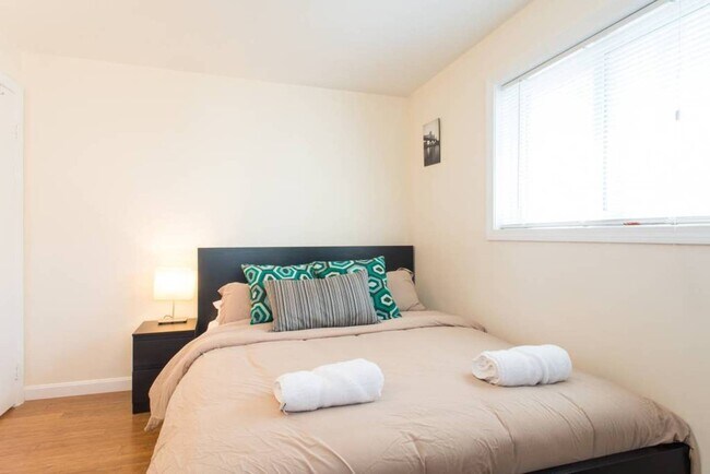 Building Photo - 37 Oxford Cir