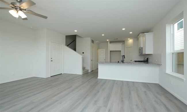 Building Photo - 1530 Revolution Way