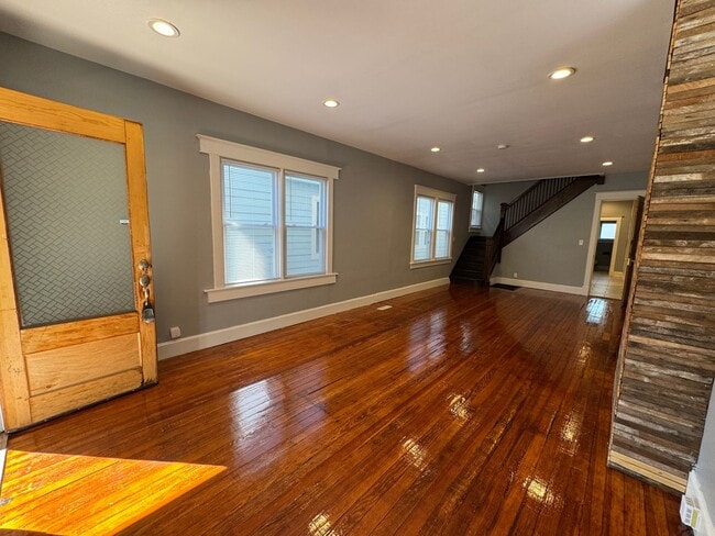 Building Photo - 1020-1022 S Randolph