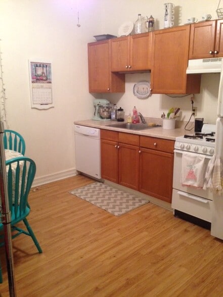 Kitchen - 438 S Pacific Ave