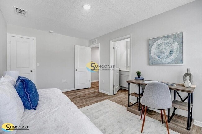 Building Photo - 3821 SW 43rd Ct