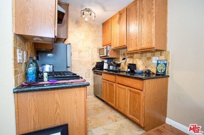 Building Photo - 2311 4th St