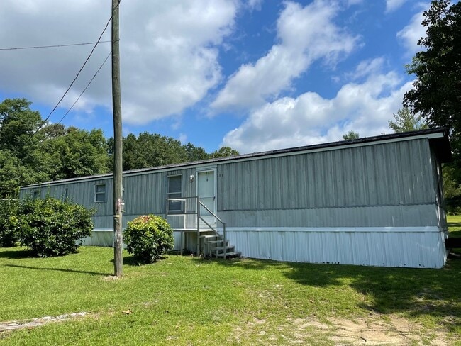 Primary Photo - 3 Bed, 2 Bath Mobile Home in Sanford NC