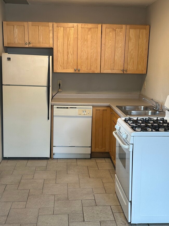 Building Photo - 2525 3rd Ave S