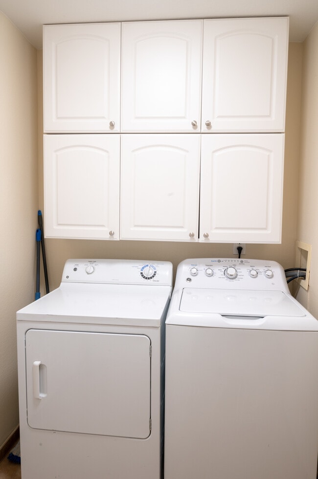 Building Photo - 9952 Melbourne Cir