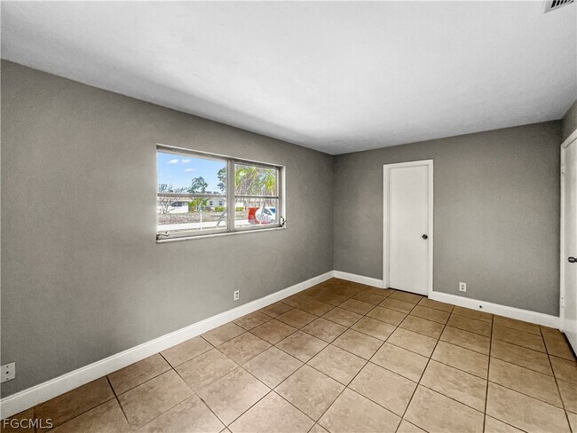 Building Photo - 7300 Barragan Rd