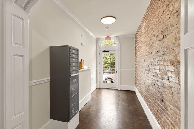 Building Photo - 1305 30th St NW