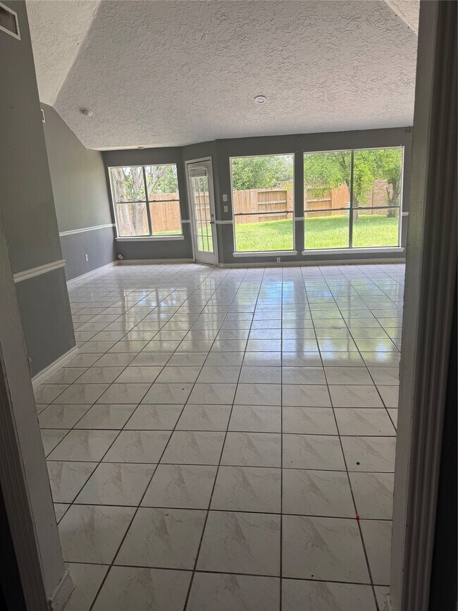 Building Photo - 5322 Golden Stream Dr