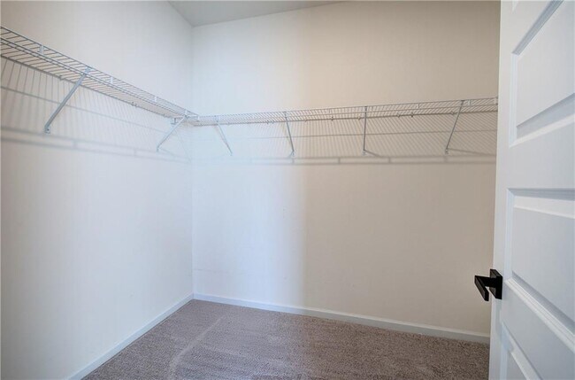 Building Photo - 10 Eagle Dr