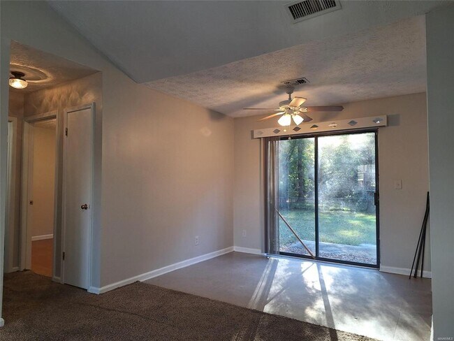 Building Photo - 1377 Dunbarton Rd