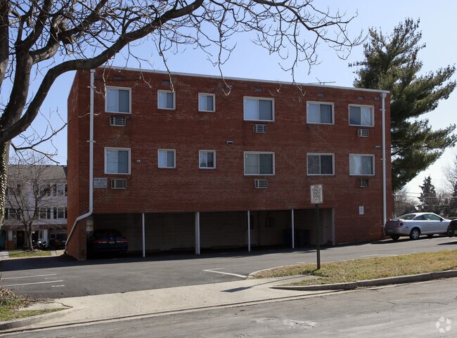 Building Photo - 616 N Piedmont St
