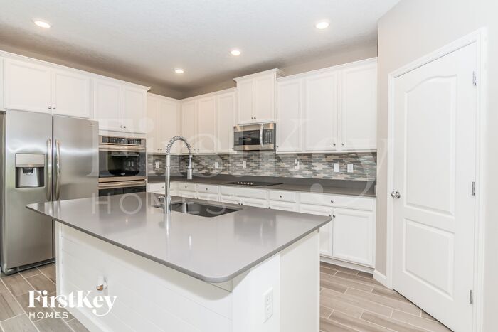 Building Photo - 10155 Pavnes Creek Dr