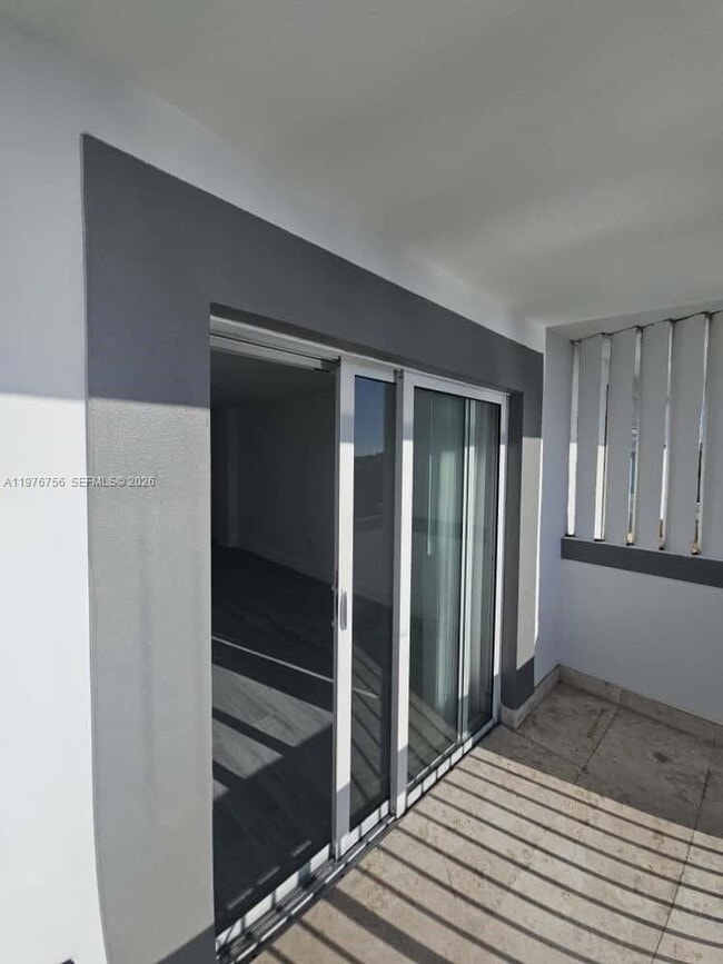 Building Photo - 8101 Crespi Blvd