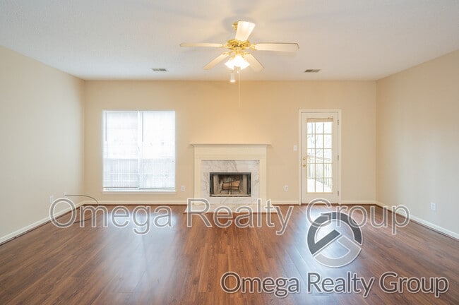 Building Photo - 1934 Live Oak Trce