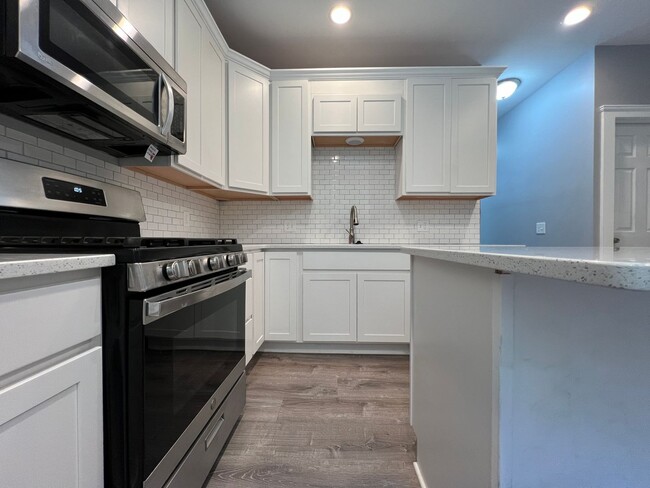 Building Photo - 1441 W 58th St