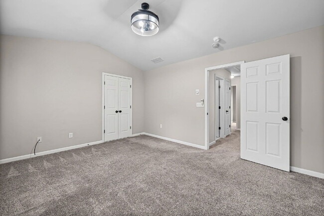 Building Photo - 5149 Manerdale Dr SE