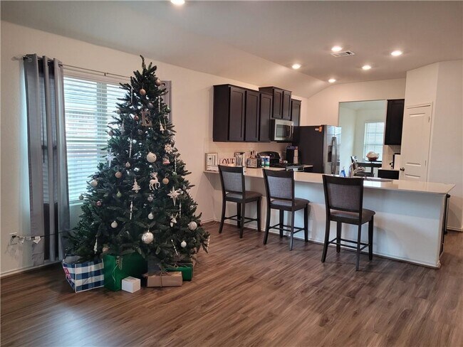 Building Photo - 1224 Matt Ln