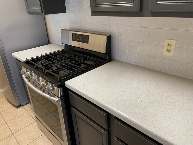 Building Photo - 204 Prairie Springs Loop