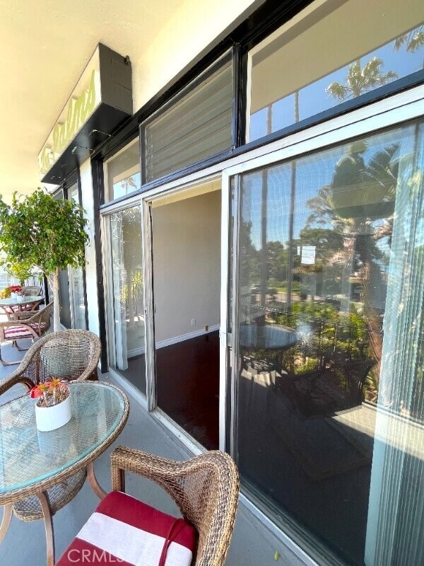 Building Photo - 250 Cliff Dr