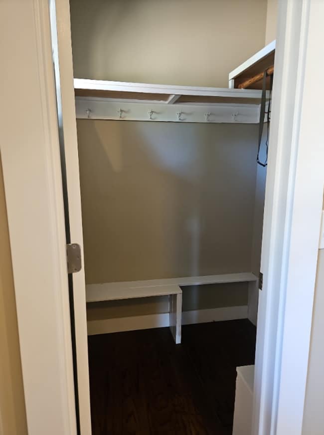 Building Photo - Move in Credit of $1,200! Spacious Two Sto...