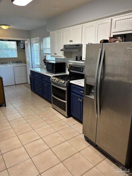 Building Photo - 2644 Venetian Way