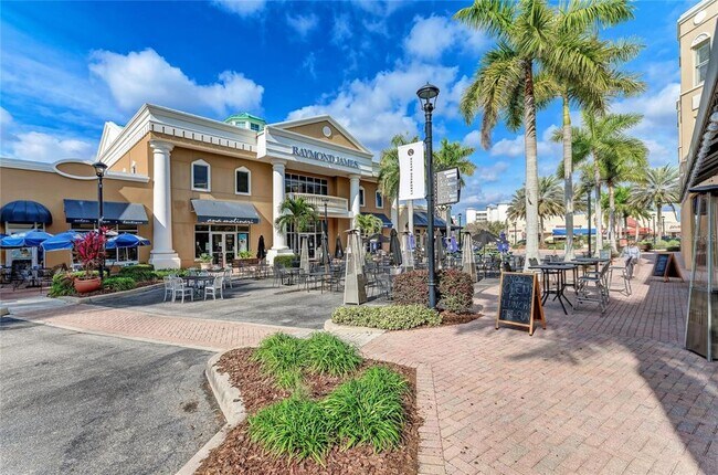 Building Photo - 8143 Miramar Way