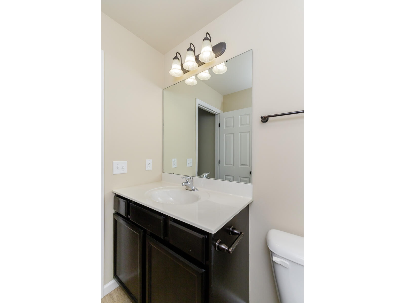 Building Photo - 810 Waler Dr