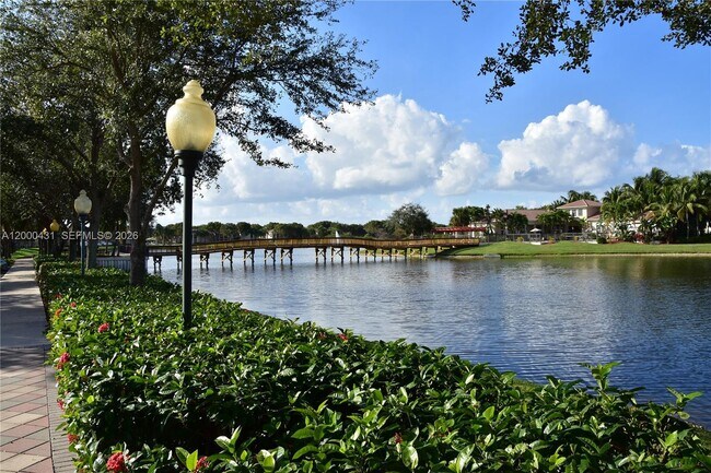 Building Photo - 2493 Centergate Dr