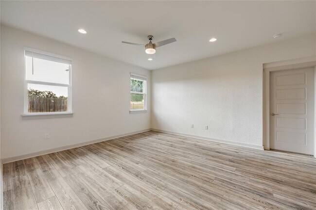 Building Photo - 153 Filifera Ct