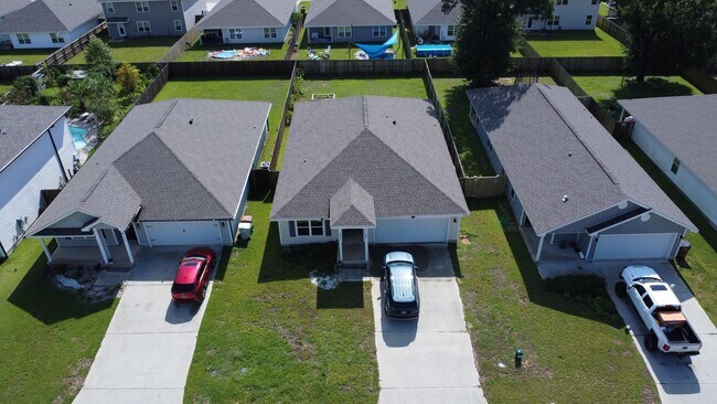 Building Photo - 5462 Peach Dr