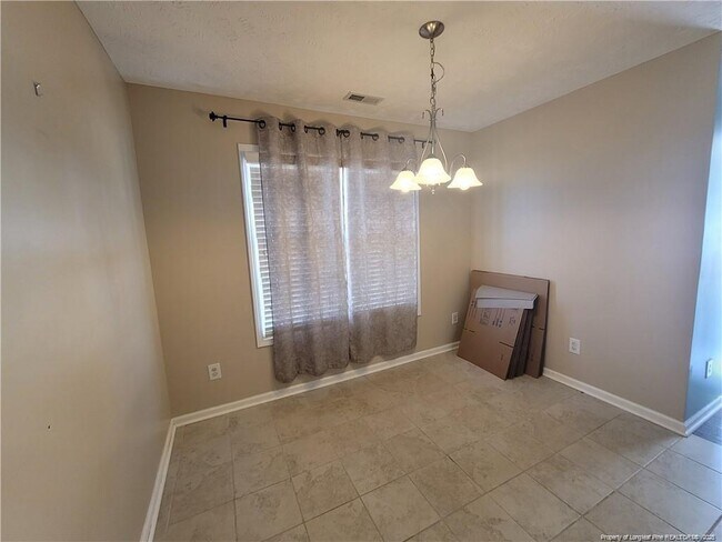 Building Photo - 3608 Crosswinds Dr