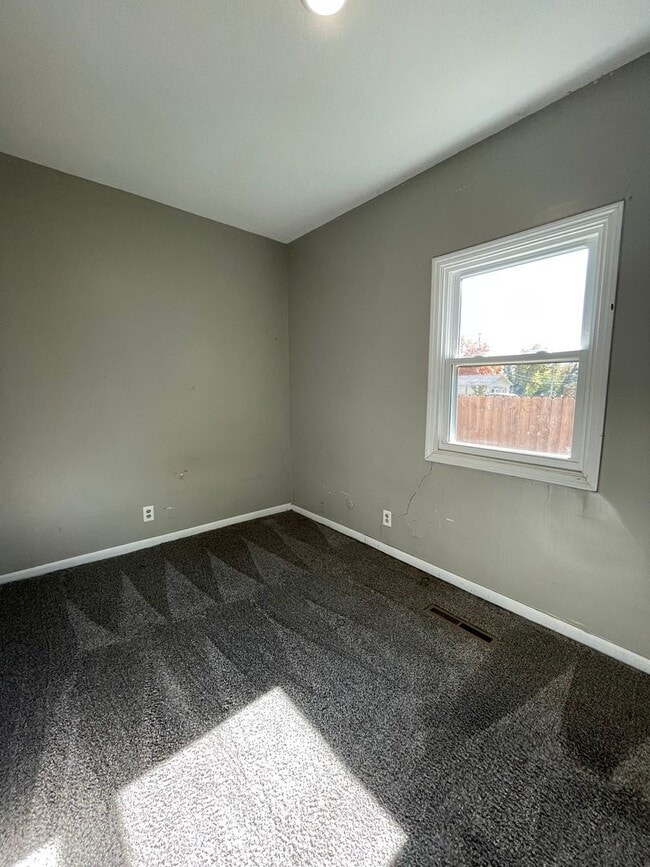 Building Photo - 816 Congress St