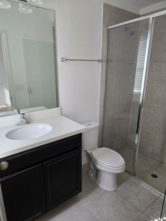 Building Photo - Stunning Three-Story Townhome, Located in the Heart of Altamonte Springs!