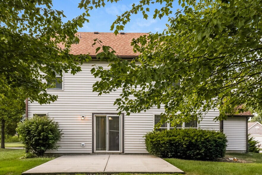 Building Photo - 5287 Ivy Hill Dr